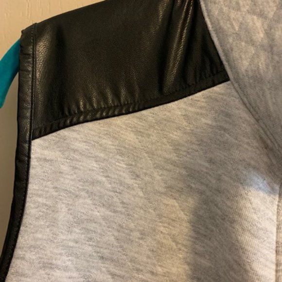 Chico's Women's Fleece Quilted Pattern Size 1 Zip Vest Leather Accent NEW - Picture 5 of 7